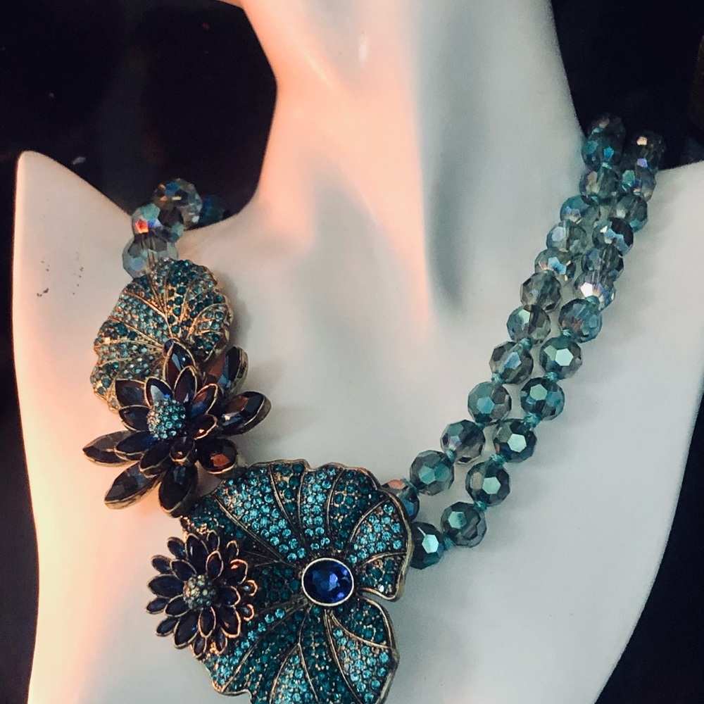 Heidi Daus “ PRETTY PANSIES” Blue Crystal Floral Statement Necklace